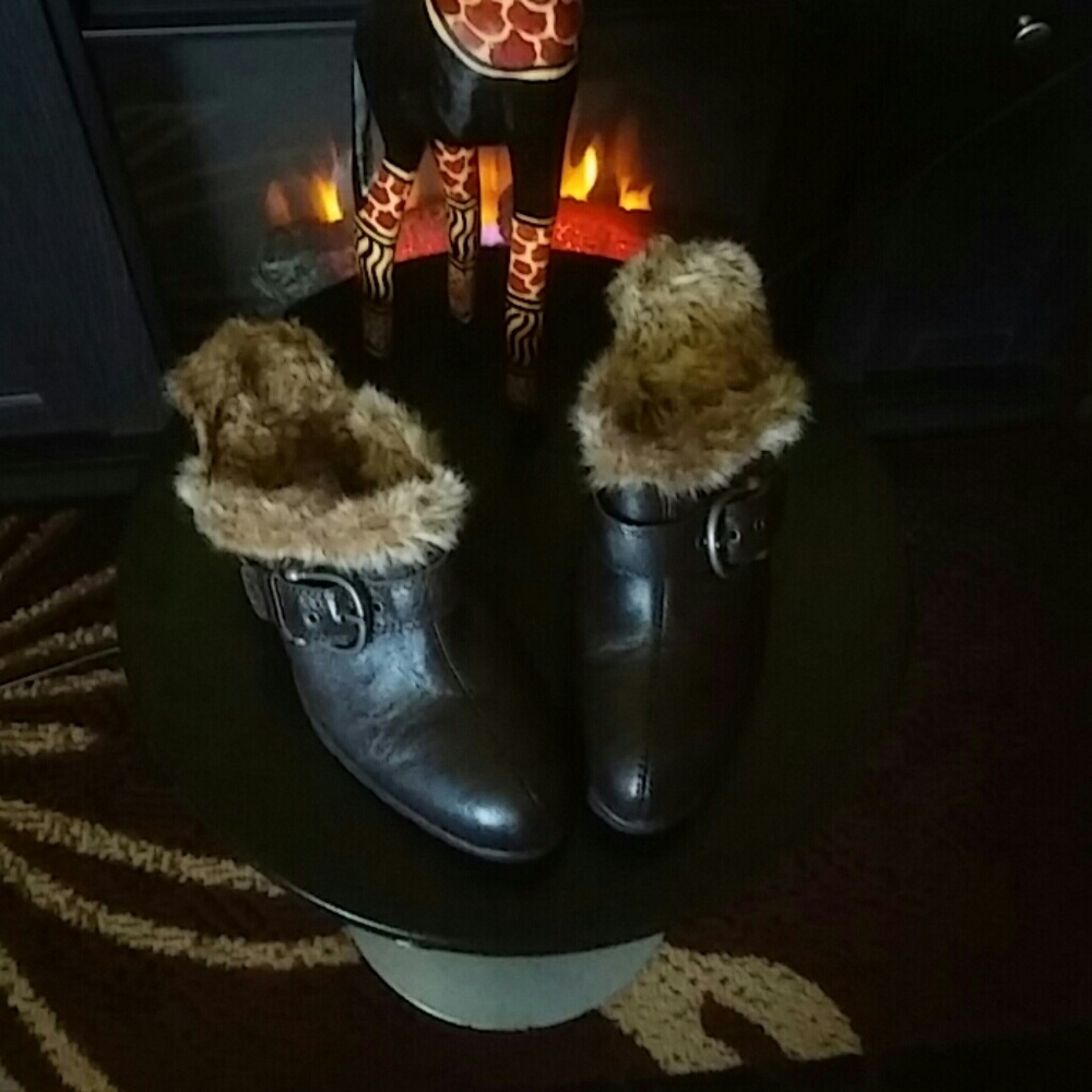 Beautiful Fur Lined BOC mules